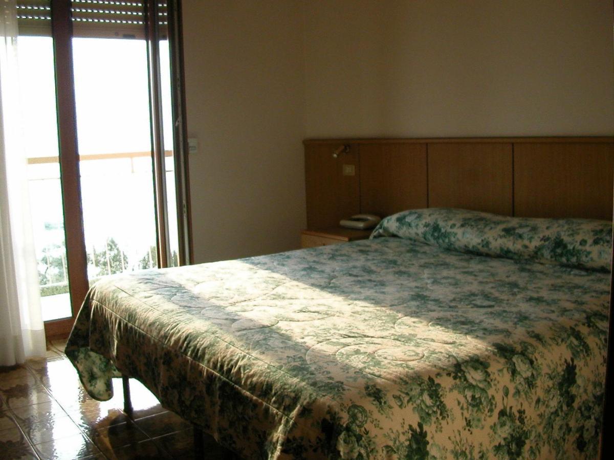 Hotel San Faustino トッリ・デル・ベーナコ エクステリア 写真