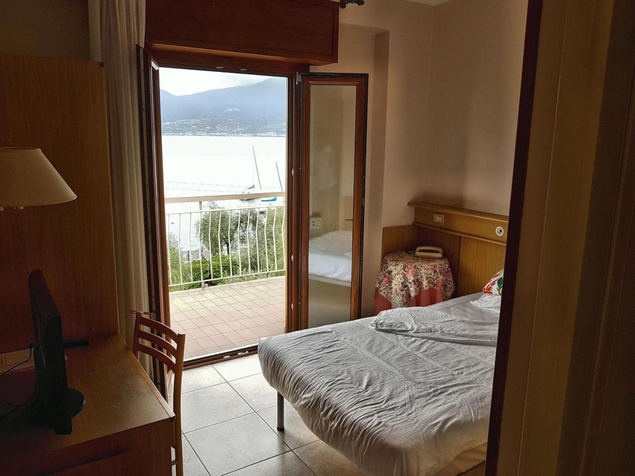 Hotel San Faustino トッリ・デル・ベーナコ エクステリア 写真